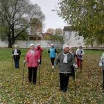 10.10.2019г. Программа "Активное долголетие": Занятия по скандинавской ходьбе в парке на пруду